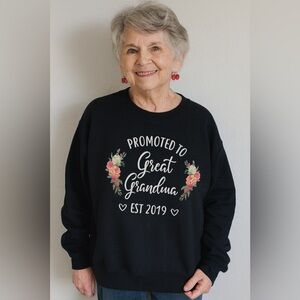 Great Grandma Floral Crewneck Sweatshirt Pullover Black Large